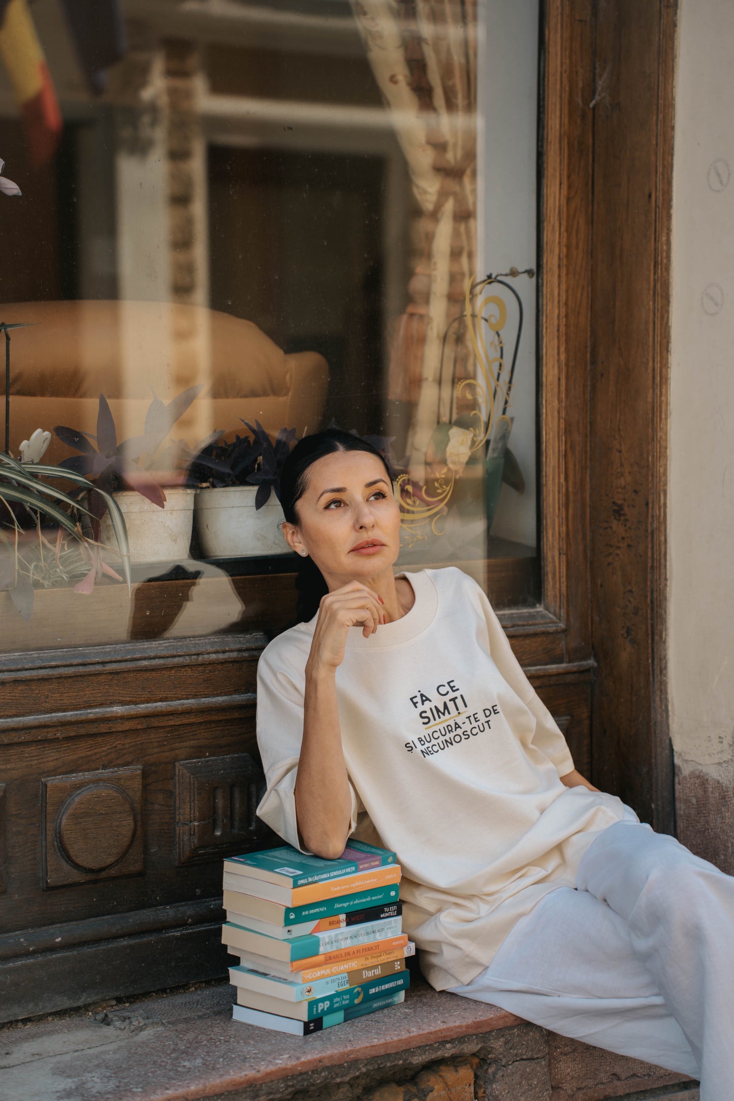 tricou oversized unisex bucură-te de necunoscut crem